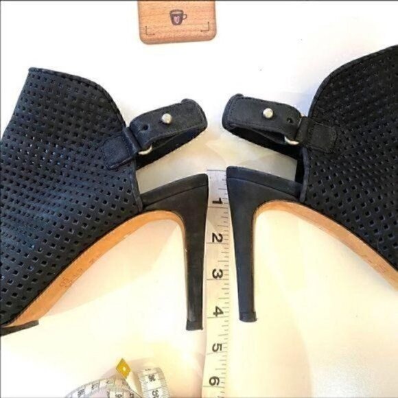 Vince Black Aden Nubuck Leather Perforated Peep Toe Ankle Booties 6.5 - Picture 2 of 7